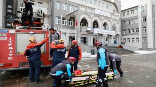 Bingölde öğrencilere deprem ve yangın tatbikatı