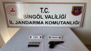 Bingölde ruhsatsız silah ve uyuşturucu madde ele geçirildi