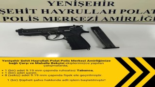 Bingölde ruhsatsız tabanca ve uyuşturucu madde ele geçirildi