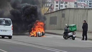 Bingölde seyir halindeki motosiklet alevlere teslim oldu