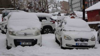 Bitliste kar yağışı: 80 köy yolu ulaşıma kapandı