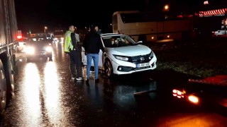 Boluda kavşakta otomobil ile kamyon çarpıştı: 3 yaralı