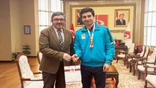 BŞEÜ, satranç takımından büyük başarı