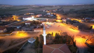 Bu köyde iftar vakti evlerde yemek pişirmek yasaklandı
