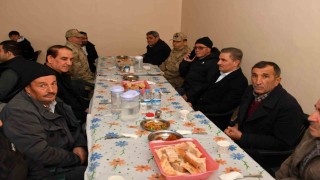 Bu köyde yoldan geçenlere 21 yıldır ücretsiz iftar veriliyor