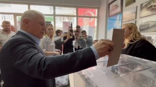 Bursa Büyükşehir Belediye Başkanı Bozbey oyunu kullandı