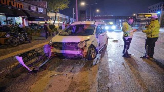 Bursada 4 aracın karıştığı kazada 3 kişi yaralandı