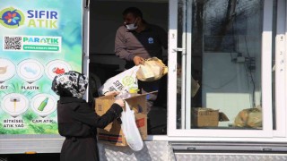 Bursada kadınlar, geri dönüşümle evlerine katkıda bulunuyor