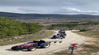 Bursanın Issızdere köyünde komşu köye traktörlü bayram konvoyu