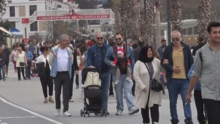 Büyükçekmecede hava sıcaklığının artmasını fırsat bilenler sahile akın etti