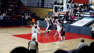Büyükşehir basketbol serinin son karşılaşmasına Uşakta çıkacak