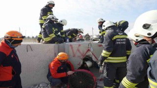 Büyükşehir Belediyesi tarafından kurulan arama kurtarma ekibine eğitim