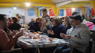 Büyükşehirin iftar çadırları Ramazanın birlik ruhunu yaşatıyor
