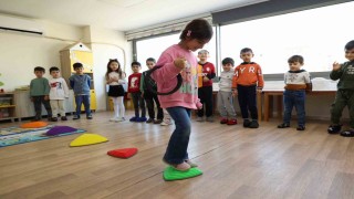Büyükşehirin Manavgat kreşinde çocuklar eğlenirken öğreniyor