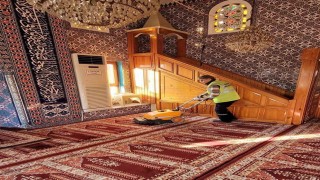 Camilerde Ramazan temizliği