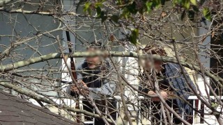 Çanakkalede annesini rehin alıp, polisle çatışan şüphelinin tüfekle vurduğu kişi hayatını kaybetti