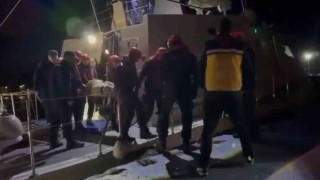 Çanakkalede göğüs solunum rahatsızlığı tanısı konulan hasta Sahil Güvenlik botu ile tahliye edildi
