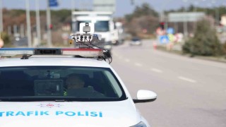 Çanakkalede hız ihlali, yapay zeka destekli radar cihazıyla tespit ediliyor
