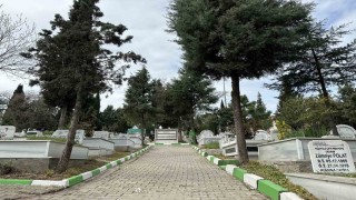 Çayırovada mezarlıklar bayrama hazır
