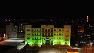 Cendere Köprüsünden sonra kaymakamlık binasında yeşile büründü
