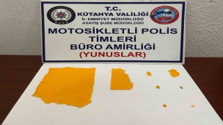 Cep telefonu kılıfından kağıda emdirilmiş uyuşturucu çıktı