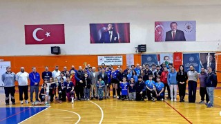 Çeşme Kaymakamlık Voleybol Turnuvasında şampiyon Sağlık Spor
