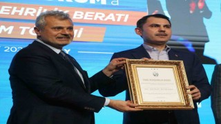 Çevre, Şehircilik ve İklim Değişikliği Bakanı Kuruma Hatayda hemşehrilik beratı verildi