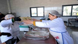 Ceyhan Belediyesinden iftar çadırı yerine evde sıcak yemek uygulaması