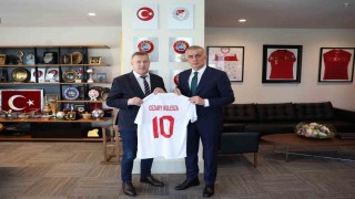 Cezary Kuleszadan, TFF Başkanı Hacıosmanoğluna ziyaret