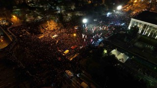 CHP Genel Başkanı Özel: İmamoğlu ile dayanışmamızı göstermek için Saraçhanede toplandık