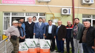 Çiftçilere ayçiçeği tohumu desteği ile bereketli topraklara katkı