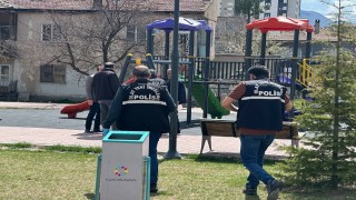 Çocuk parkında bıçaklı kavga: 1 ağır yaralı