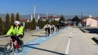 Çocuklar trafik kurallarını eğlenerek öğreniyor
