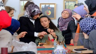 Çocuklar ve aileleri süsleme atölyelerinde kültür mirası ile tanıştı