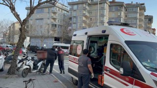 Çorluda kamyonetle çarpışan motokurye yaralandı