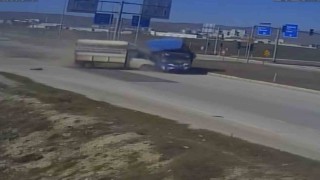Çorumda 3 kişinin yaralandığı kaza kamerada