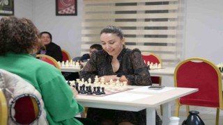 Çukurovalı kadınlar satranç öğreniyor