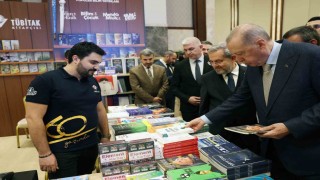 Cumhurbaşkanı Erdoğan, kitap fuarını ziyaret etti