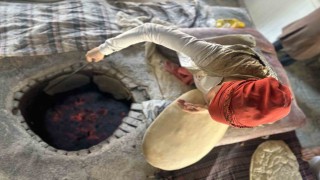 Dağ köyünden çıkıp açtığı fırında tandır ekmeği yaparak patron oldu