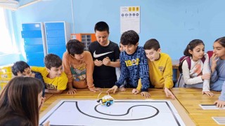DENEYAP öğrencileri, robotik ve kodlama proje şenliğinde yarıştı