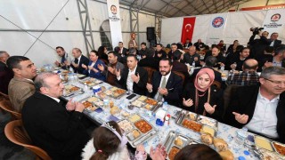 Denizlide gelenek bozulmadı; ilk iftar yemeği DTO tarafından verildi