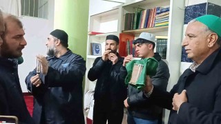 Diclede Hırka-i Şerif ve Sakal-ı Şerif salavatlarla ziyarete açıldı