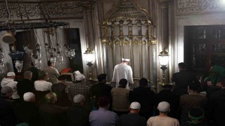 Diyanet İşleri Başkanı Erbaş, Eyüp Sultan Camiinde teravih namazı kıldırdı