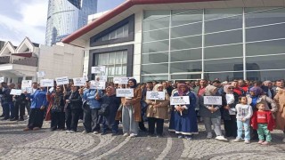 Doruk Madencilik işçileri aileleriyle Yıldızlar Holding önünde