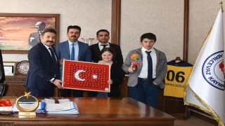 Down sendromlu öğrencilerden Kaymakam Özçelike ziyaret