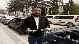Dronu deniyorum dedi, okeyde hile yaparken yakalandı