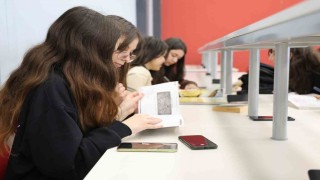Düzce Üniversitesi kütüphanesinde araştırma yaptılar