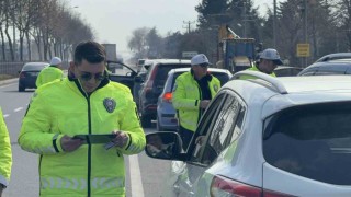 Düzcede polis ekiplerinden şok denetim