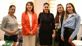 Ebru Çenet’ten Kadın Personellere Özel Kutlama