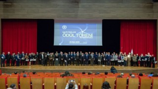 EBYÜde ‘Kalite Ödülleri ve Yılın Eğiticisi Ödül Töreni düzenlendi